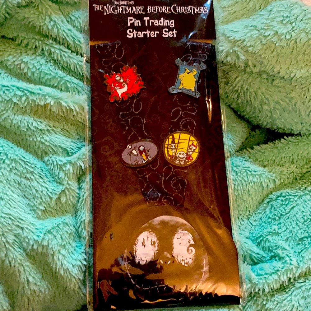The nightmare before Christmas trading pin set